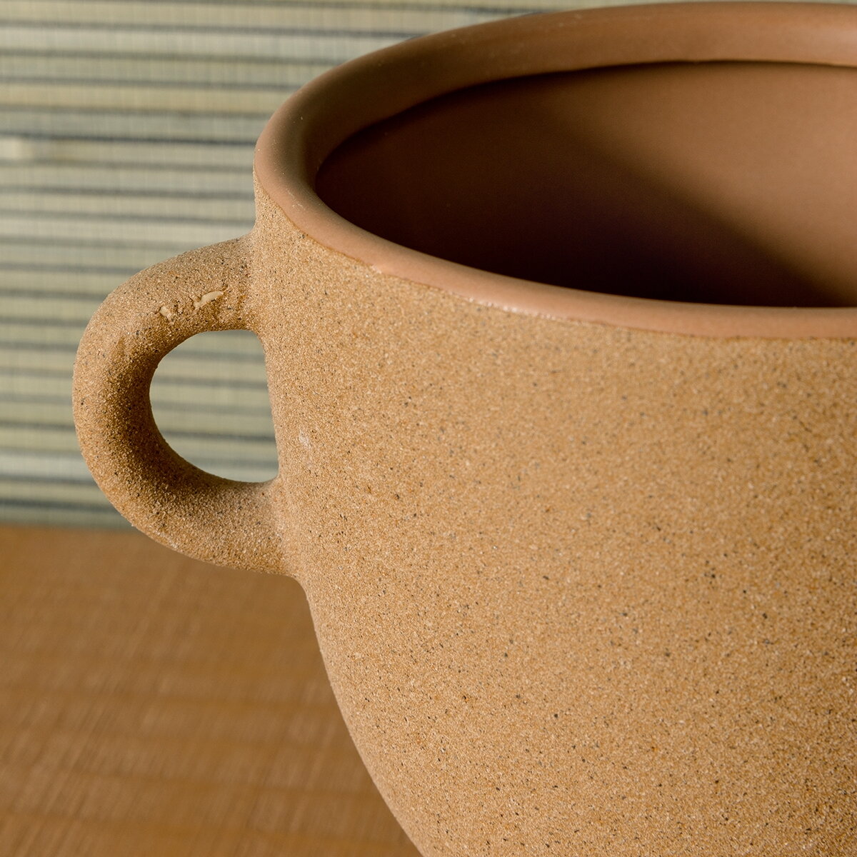 Florero cerámica marrón